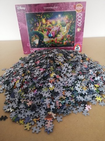 Schmidt - Mad Hatter's Tea Party - 6000 Stukjes voorbeeld